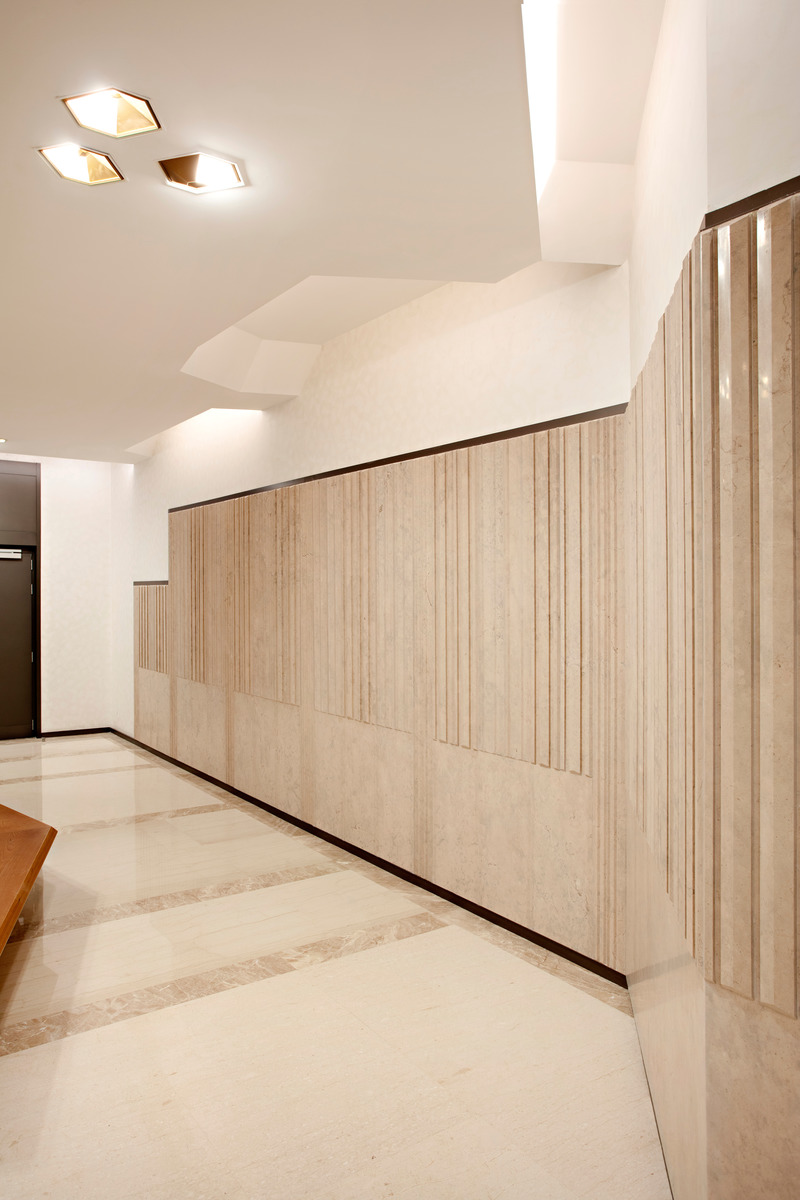 Press kit | 4882-01 - Press release | Grand Gateway 66 - A piazza for the modern era - ELENA GALLI GIALLINI LTD (EGGL) - Commercial Architecture - <p class="">Back of the House - Lobby - Walls stone cladding</p> - Photo credit: Denice Hough