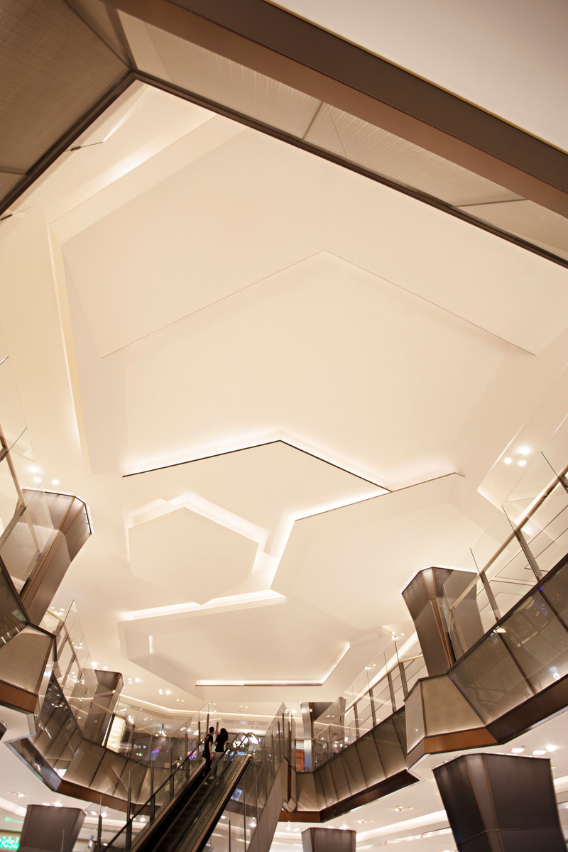 Press kit | 4882-01 - Press release | Grand Gateway 66 - A piazza for the modern era - ELENA GALLI GIALLINI LTD (EGGL) - Commercial Architecture - <p class="">Top Ceiling - View from Escalators</p> - Photo credit: Denice Hough