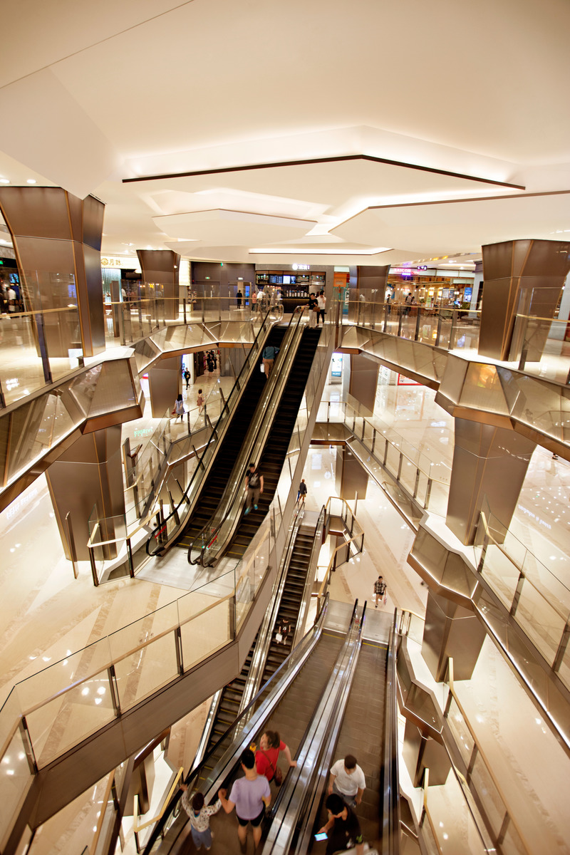Press kit | 4882-01 - Press release | Grand Gateway 66 - A piazza for the modern era - ELENA GALLI GIALLINI LTD (EGGL) - Commercial Architecture - <p class="">Lobby Central Void - view from 3F</p> - Photo credit: Denice Hough