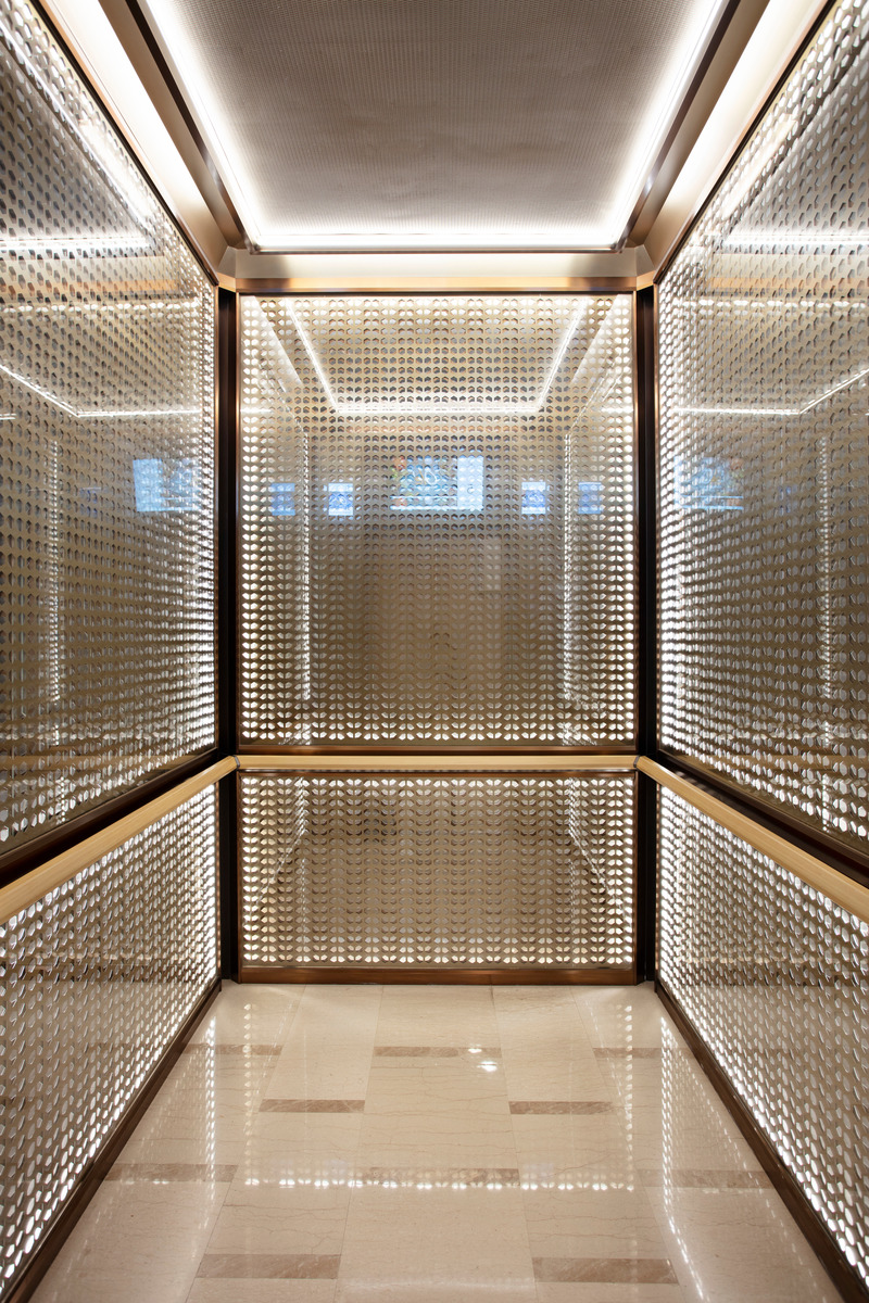 Press kit | 4882-01 - Press release | Grand Gateway 66 - A piazza for the modern era - ELENA GALLI GIALLINI LTD (EGGL) - Commercial Architecture - <p class="">Lift - Cab Interior</p> - Photo credit: Denice Hough