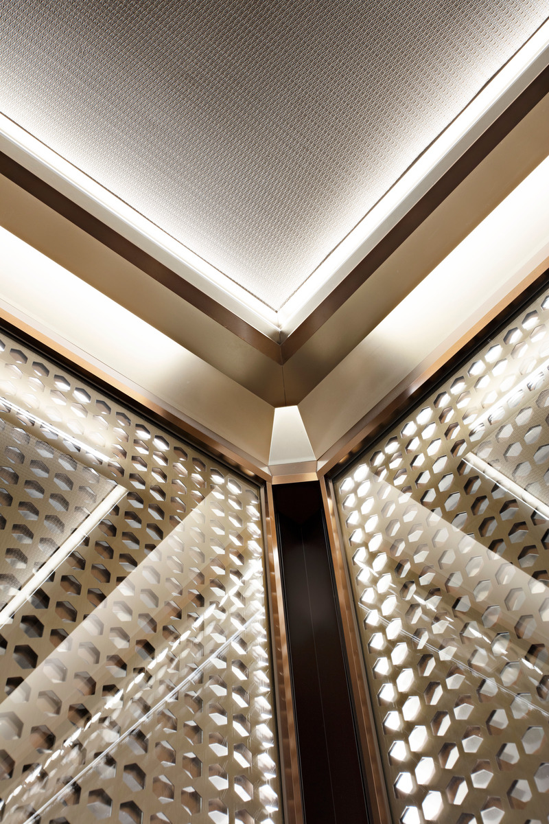 Press kit | 4882-01 - Press release | Grand Gateway 66 - A piazza for the modern era - ELENA GALLI GIALLINI LTD (EGGL) - Commercial Architecture - <p class="">Lift Cab Interior - Panels and ceiling Joint</p> - Photo credit: Denice Hough