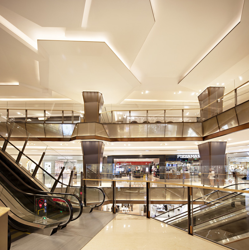 Press kit | 4882-01 - Press release | Grand Gateway 66 - A piazza for the modern era - ELENA GALLI GIALLINI LTD (EGGL) - Commercial Architecture - <p class="">Top Ceiling - View from 4F</p> - Photo credit: Denice Hough