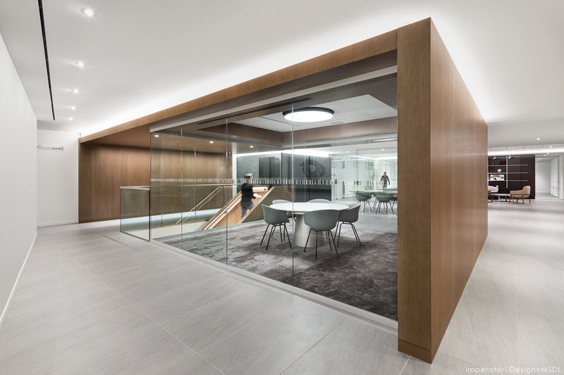 Press kit | 2403-02 - Press release | Raising The Bar - Imperatori Design | Menkès Shooner Dagenais LeTourneux Architectes - Commercial Interior Design -  <p class="">Employee hub meeting room</p>  - Photo credit: Stéphane Brügger