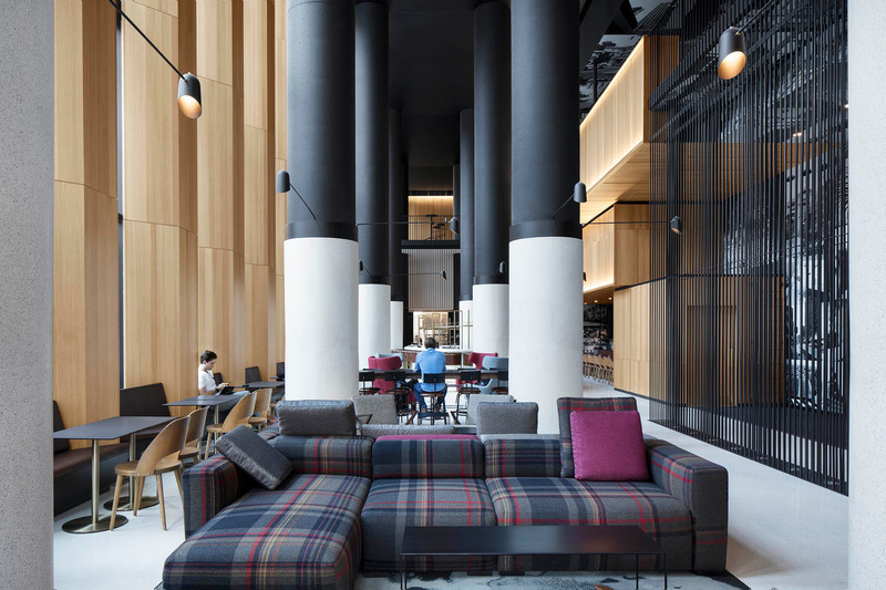 Press kit | 1317-13 - Press release | Flexibility and Balance: Keys to Post-COVID Office Design - ACDF Architecture - Commercial Interior Design - Hôtel Monville - Photo credit: Adrien Williams