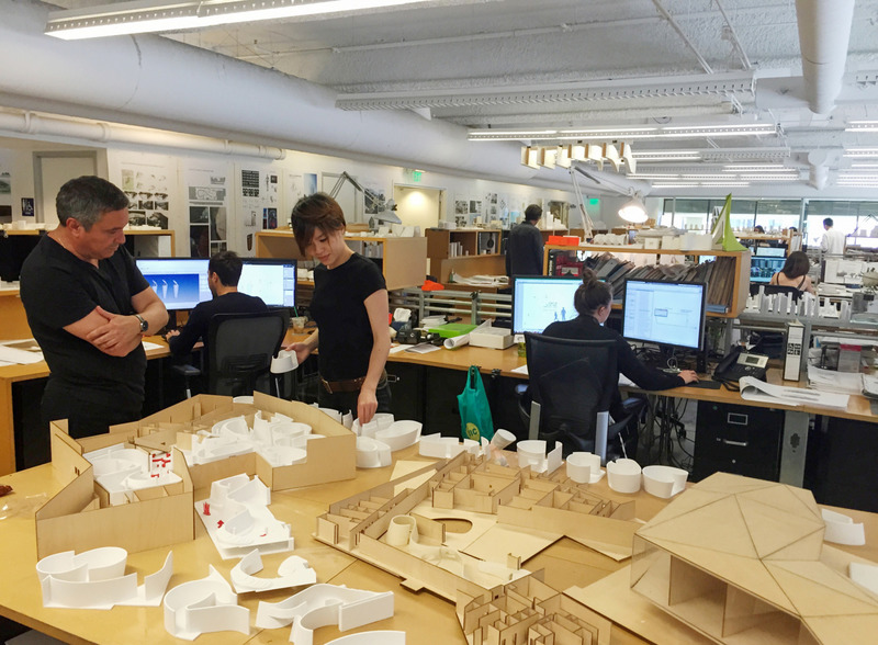 Press kit | 1456-11 - Press release | The Yazdani Studio of CannonDesign Celebrates 20th Anniversary - CannonDesign - Commercial Architecture - Yazdani Studio team at work - Photo credit: Yazdani Studio of CannonDesign