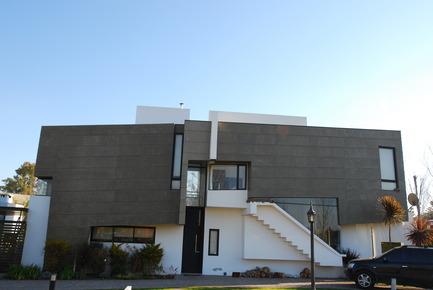 Press kit | 1003-01 - Press release | G HOUSE - G2 estudio - Residential Architecture - Photo credit: laila sartoni