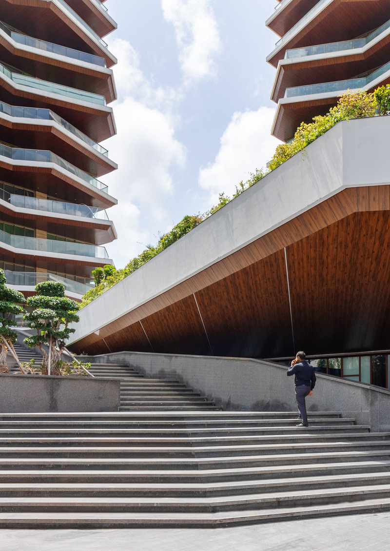 Dossier de presse | 1432-09 - Communiqué de presse | EXCELLENSEAA 126 by Happy Homes - Sanjay Puri Architects - Architecture résidentielle - <p>The landscape spaces gradually step down to recreational facilities</p> - Crédit photo : Mr.Abhishek Shah