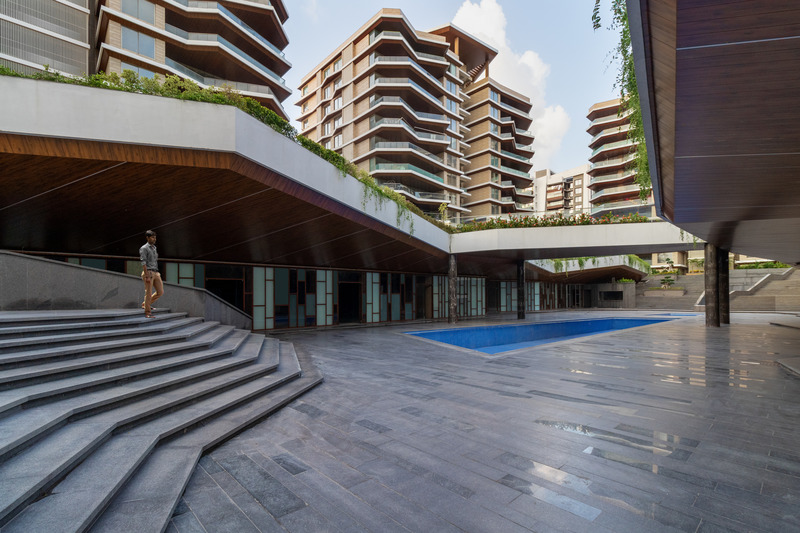 Dossier de presse | 1432-09 - Communiqué de presse | EXCELLENSEAA 126 by Happy Homes - Sanjay Puri Architects - Architecture résidentielle - <p>A view of the pool area</p> - Crédit photo : Mr.Abhishek Shah