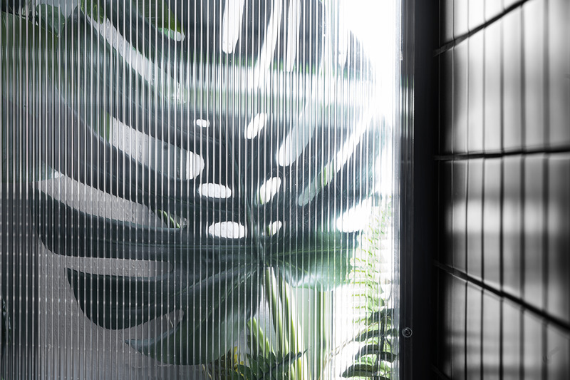 Press kit | 5174-01 - Press release | Minéral: a new multi-experience bar that’s “warmly glacial” - Blanchette Architectes - Commercial Architecture - Photo credit: Atelier Welldone