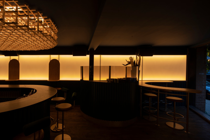 Press kit | 5174-01 - Press release | Minéral: a new multi-experience bar that’s “warmly glacial” - Blanchette Architectes - Commercial Architecture - Photo credit: Atelier Welldone