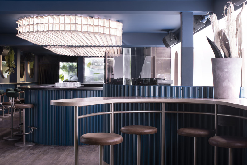 Press kit | 5174-01 - Press release | Minéral: a new multi-experience bar that’s “warmly glacial” - Blanchette Architectes - Commercial Architecture - Photo credit: Atelier Welldone
