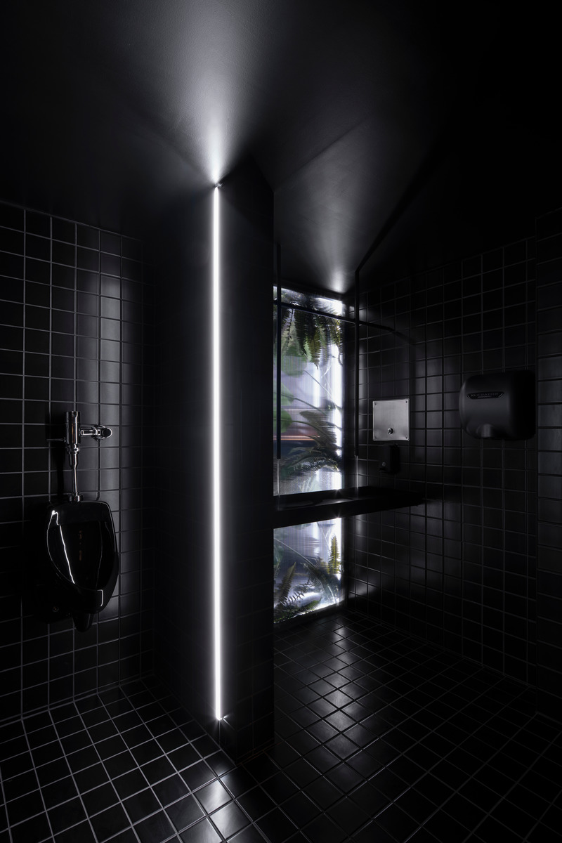 Press kit | 5174-01 - Press release | Minéral: a new multi-experience bar that’s “warmly glacial” - Blanchette Architectes - Commercial Architecture - Photo credit: Atelier Welldone