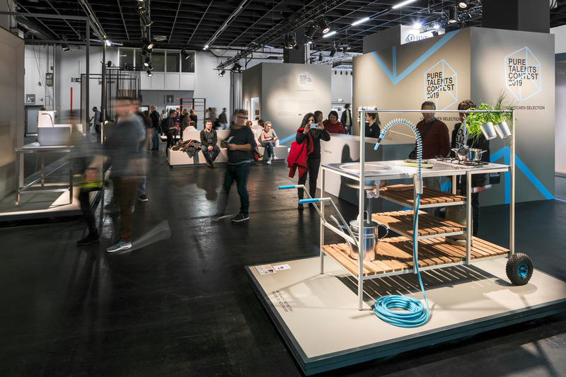 Dossier de presse | 2704-12 - Communiqué de presse | Call for entries for the Pure Talents Contest 2021 of the imm cologne - imm cologne/LivingKitchen 2021, Koelnmesse GmbH - Concours - To mark LivingKitchen, the leading kitchen event co- located with imm cologne every two years, the Pure Talents Contest 2021 will once again include a LivingKitchen Selection with submissions for the categories: Kitchen Concepts, Concepts for Electrical Appliances, and Kitchen Accessories &amp; Kitchen Utensils. The six nominated products in these three categories will appear in a dedicated exhibition, and one first-prize winner will be chosen from among them. - Crédit photo : Constantin Meyer; Koelnmesse