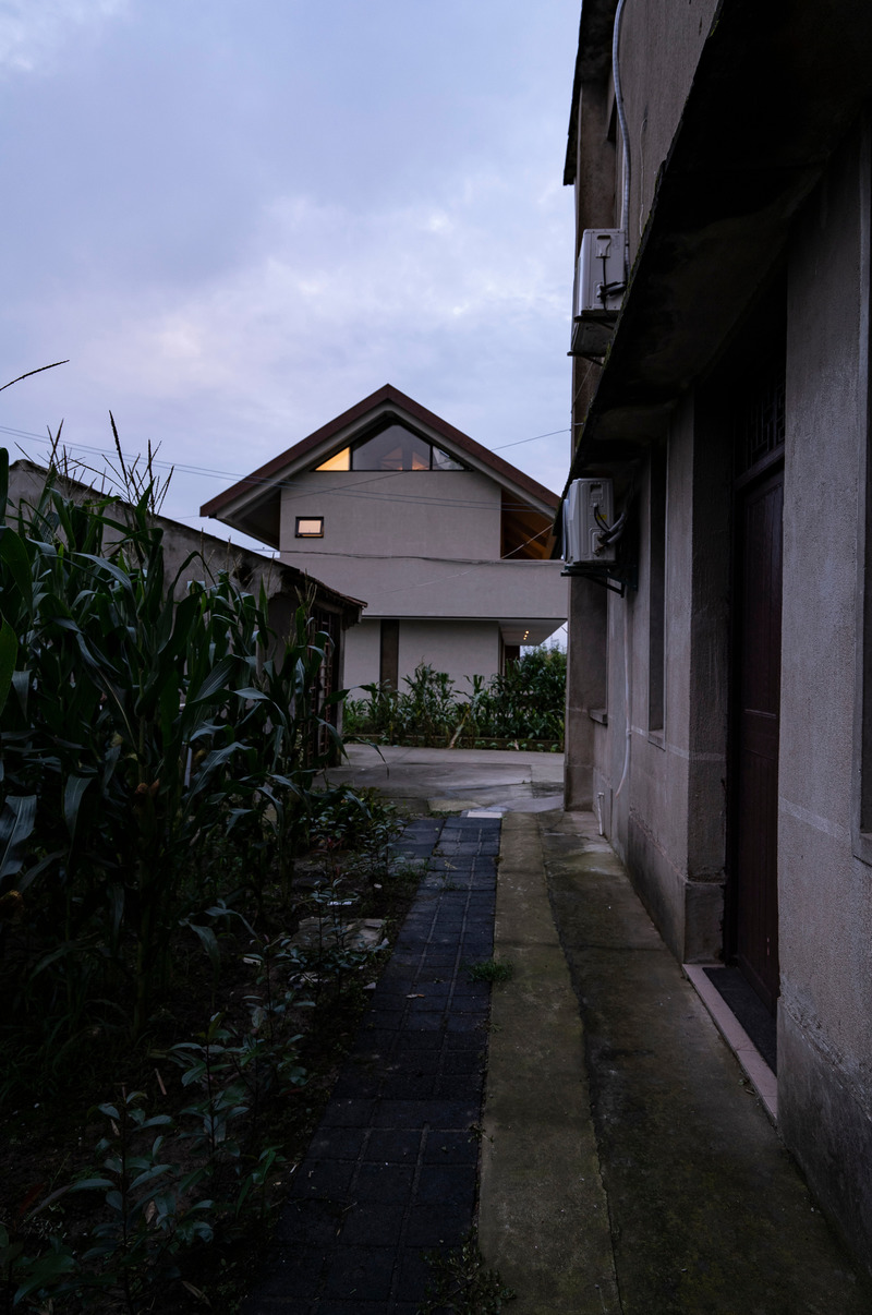 Dossier de presse | 4722-01 - Communiqué de presse | House G - Interval Architects - Architecture résidentielle - Overlooking West facade - Crédit photo : Zhi Geng