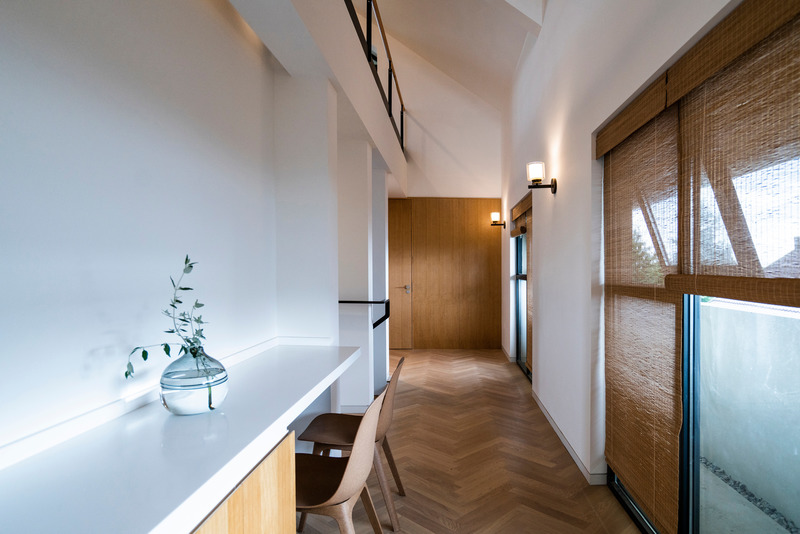 Dossier de presse | 4722-01 - Communiqué de presse | House G - Interval Architects - Architecture résidentielle - Corridor on 2nd floor - Crédit photo : Zhi Geng