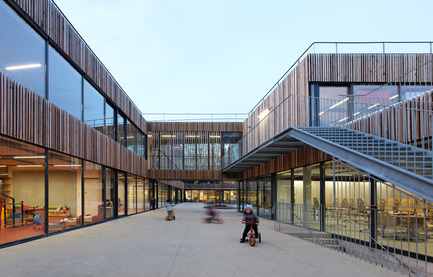Dossier de presse | 1008-01 - Communiqué de presse | Groupe scolaire Lucie Aubrac - Dietmar Feichtinger Architectes - Architecture institutionnelle - Crédit photo : David Boureau