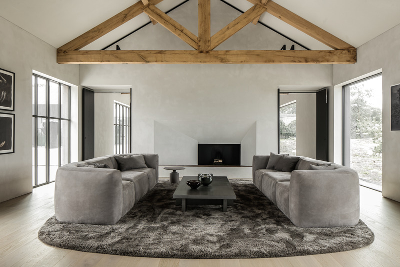 Press kit | 5236-01 - Press release | Office Brabant - Studio Piet Boon - Commercial Architecture - Piet Boon furniture - BO sofa + RAAF table - Photo credit: Thomas de Bruyne