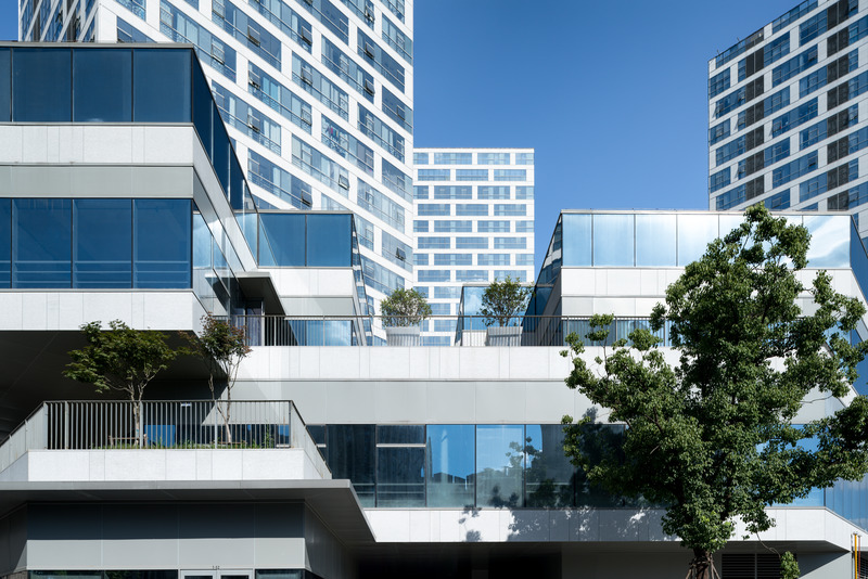 Press kit | 3565-03 - Press release | Vantone Center - CLOU architects - Commercial Architecture - Photo credit: Qingshan Wu