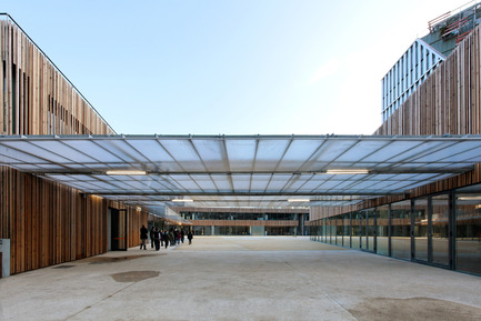 Dossier de presse | 1008-01 - Communiqué de presse | Groupe scolaire Lucie Aubrac - Dietmar Feichtinger Architectes - Architecture institutionnelle - Crédit photo : David Boureau