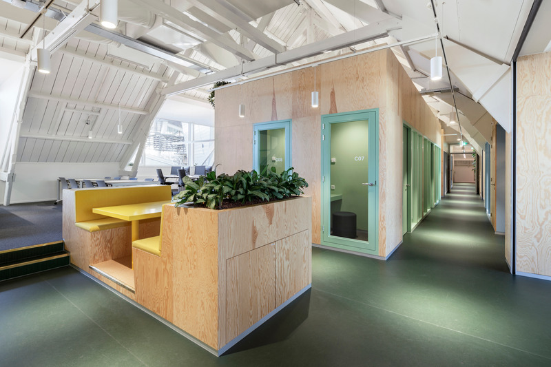 Dossier de presse | 5275-01 - Communiqué de presse | International Award for 'the Attic' - JDWA (Johan de Wachter Architecten) - Design d’intérieur commercial - Crédit photo : Sonia Mangiapane