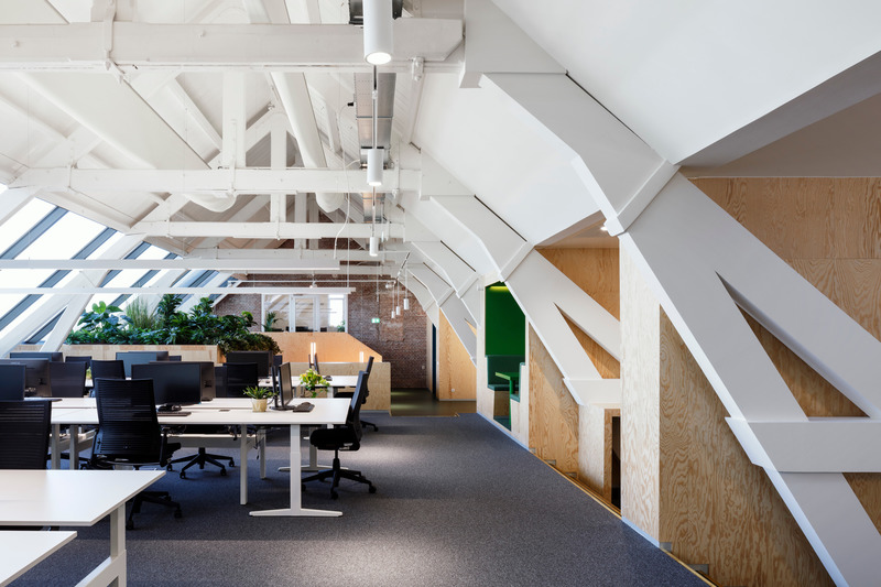Dossier de presse | 5275-01 - Communiqué de presse | International Award for 'the Attic' - JDWA (Johan de Wachter Architecten) - Design d’intérieur commercial - Crédit photo : Sonia Mangiapane