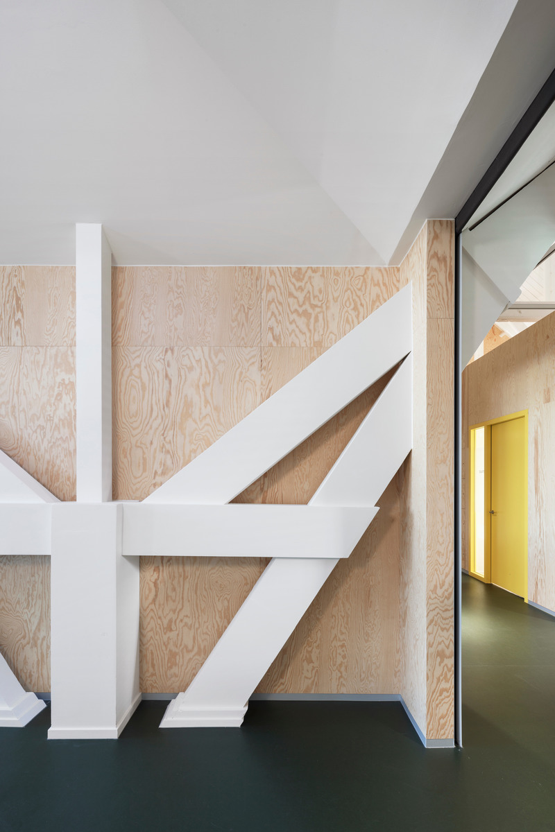 Dossier de presse | 5275-01 - Communiqué de presse | International Award for 'the Attic' - JDWA (Johan de Wachter Architecten) - Design d’intérieur commercial - Crédit photo : Sonia Mangiapane