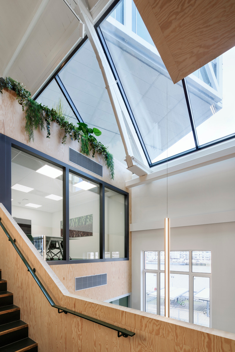Dossier de presse | 5275-01 - Communiqué de presse | International Award for 'the Attic' - JDWA (Johan de Wachter Architecten) - Design d’intérieur commercial - Crédit photo : Sonia Mangiapane
