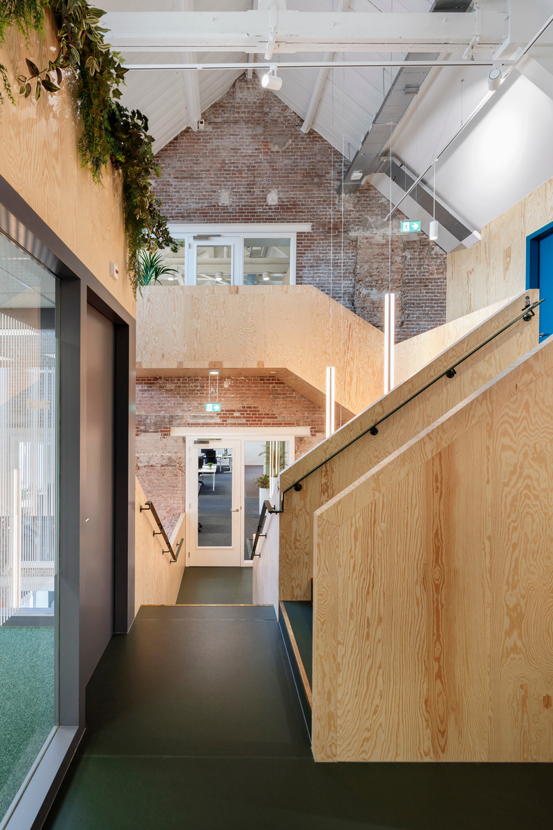 Dossier de presse | 5275-01 - Communiqué de presse | International Award for 'the Attic' - JDWA (Johan de Wachter Architecten) - Design d’intérieur commercial - Crédit photo : Sonia Mangiapane