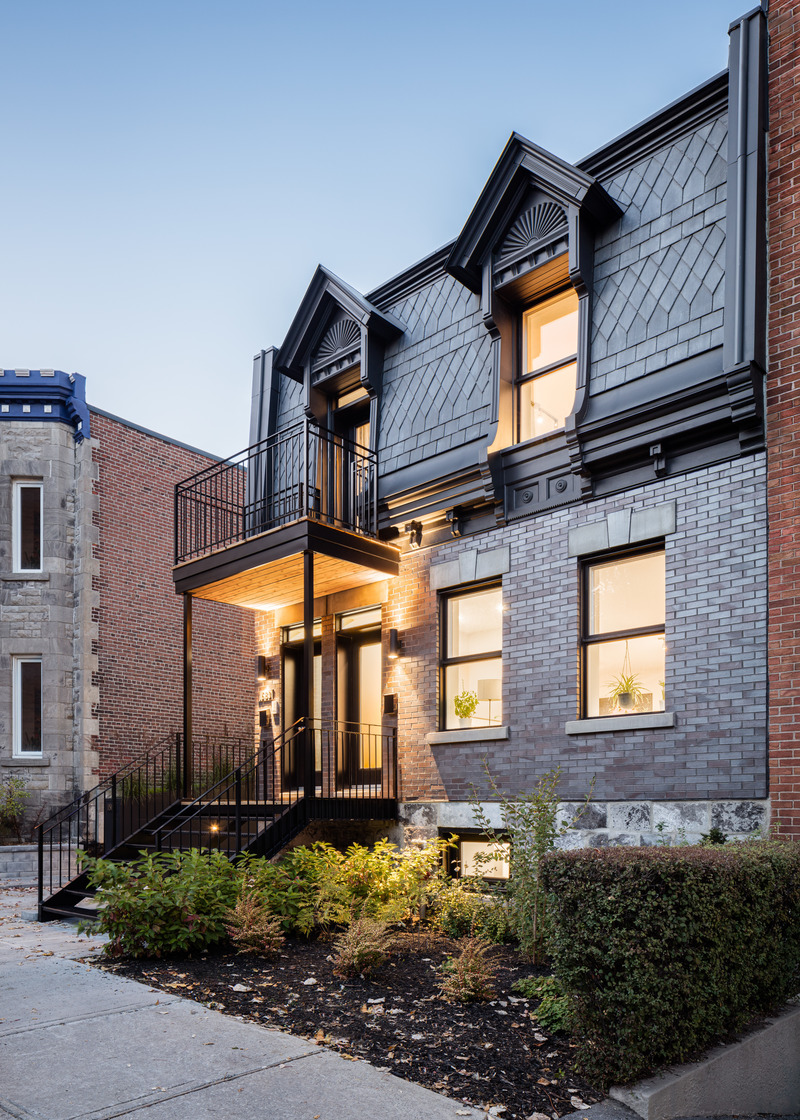 Dossier de presse | 1532-01 - Communiqué de presse | Maison Alexandre-de-Sève : Quand patrimoine et contemporain se rencontrent - Guillaume Lévesque architecte - Architecture résidentielle - <p id="docs-internal-guid-7666f6cb-7fff-8f82-c8a1-e125614c87c6">Façade de la Maison Alexandre-de-Sève</p> - Crédit photo : <p id="docs-internal-guid-e6d9f700-7fff-0346-055b-9ef2d82b9c70">Charles Lanteigne photo <br></p>