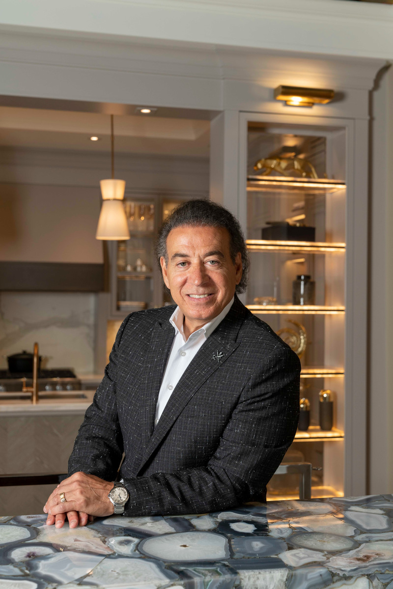 Press kit | 4669-05 - Press release | Cameo Kitchens and Fine Cabinetry Adds Craftsmanship and Design to 4 The Kingsway - Cameo Kitchens - Residential Interior Design - Marwan Rizek, Principal, Cameo Kitchens - Photo credit: Carlos Pinto / Dolce Media Group