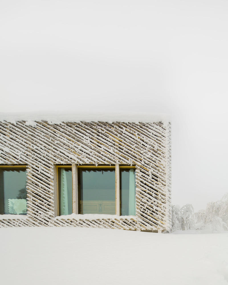 Press kit | 809-31 - Press release | Announcing the Winners of the 2020 AZ Awards - AZURE - Competition -   <p>Winner in Architecture, Single-Family Houses</p><p><br></p><p>Mork-Ulnes Architects: Skigard Hytte, Kvitfjell, Norway </p>   - Photo credit: AZURE
