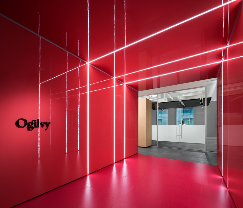 Dossier de presse | 3143-03 - Communiqué de presse | L’Agence Ogilvy Montréal fait peau neuve - FOR. design planning - Design d’intérieur commercial - Ogilvy entrée - Crédit photo : <p>Stephane Brügger</p><p style=""><br></p>