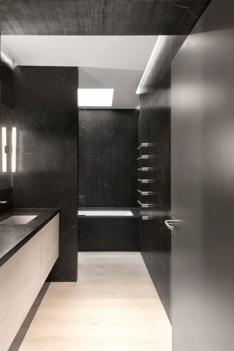 Press kit | 2007-06 - Press release | Montalba Architects Completes Three New Projects in Switzerland - Montalba Architects - Residential Interior Design - Riviera Loft - Photo credit: Montalba Architects 