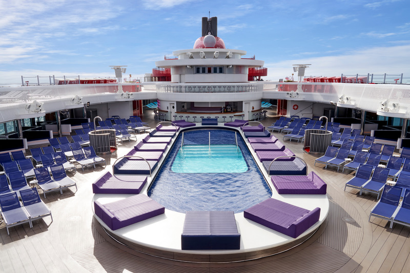 Dossier de presse | 1472-03 - Communiqué de presse | concrete Reveals Disrupting Design to Set Sail on Virgin Voyages First Cruise Ship: Scarlet Lady - Concrete Amsterdam - Design d’intérieur commercial - aquatic club pool - Crédit photo : virgin voyages