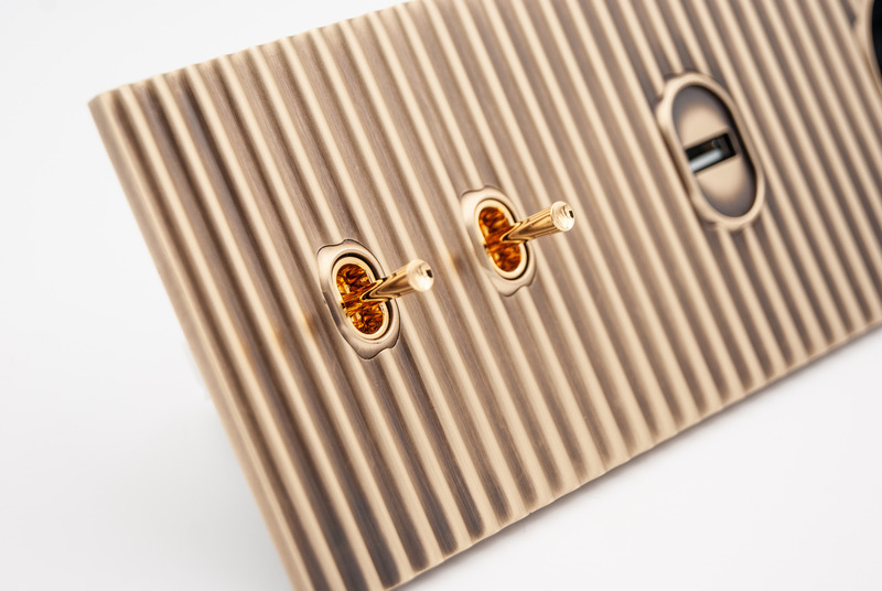 Press kit | 2630-08 - Press release | MELJAC Presents its Cannelée Collection - Meljac - Lighting Design - Brass - Photo credit: Meljac