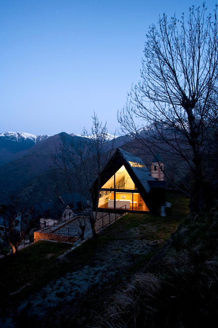 Press kit | 997-01 - Press release | House at the Pyrenees - Cadaval & Solà-Morales - Residential Architecture - Photo credit: Santiago Garcés