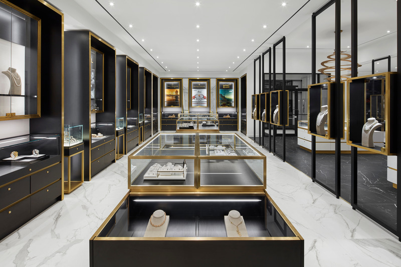 Press kit | 1359-03 - Press release | A Show-Stopping Retail Environment with Timeless Appeal - Cecconi Simone Inc. - Commercial Interior Design - Photo credit: Shai Gil