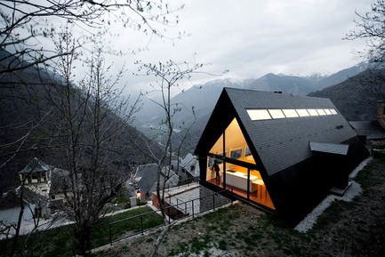Press kit | 997-01 - Press release | House at the Pyrenees - Cadaval & Solà-Morales - Residential Architecture - Photo credit: Santiago Garcés