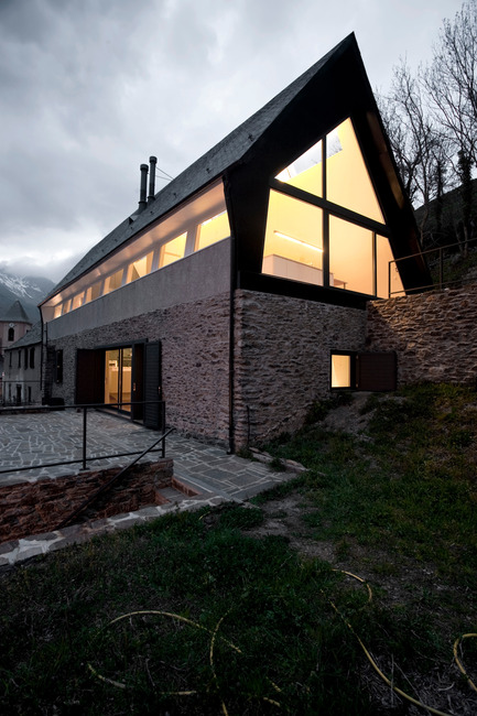 Press kit | 997-01 - Press release | House at the Pyrenees - Cadaval & Solà-Morales - Residential Architecture - Photo credit: Santiago Garcés