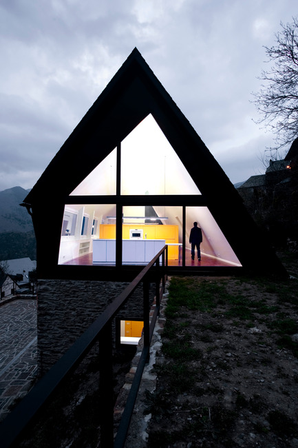 Press kit | 997-01 - Press release | House at the Pyrenees - Cadaval & Solà-Morales - Residential Architecture - Photo credit: Santiago Garcés