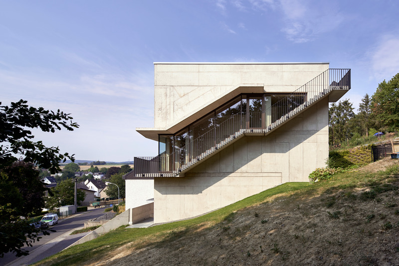Press kit | 5110-01 - Press release | Röhrig House - Studio Hertweck - Residential Architecture - East view - Photo credit: Bildpark / Veit Landwehr
