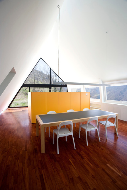 Press kit | 997-01 - Press release | House at the Pyrenees - Cadaval & Solà-Morales - Residential Architecture - Photo credit: Santiago Garcés