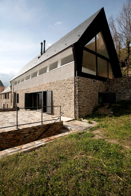 Press kit | 997-01 - Press release | House at the Pyrenees - Cadaval & Solà-Morales - Residential Architecture - Photo credit: Santiago Garcés