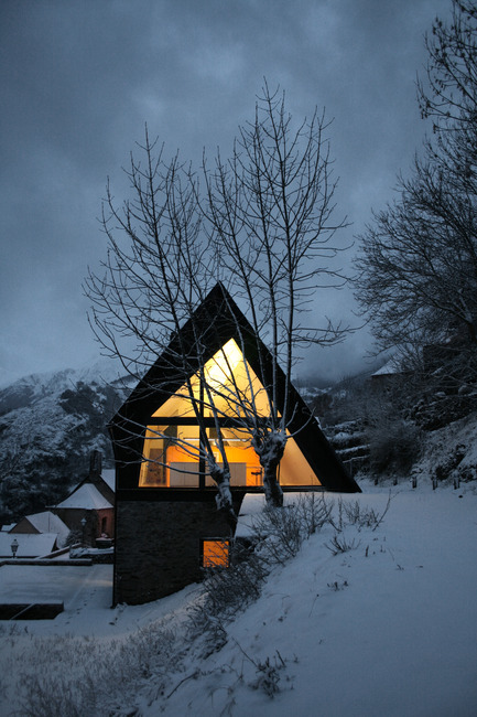 Press kit | 997-01 - Press release | House at the Pyrenees - Cadaval & Solà-Morales - Residential Architecture - Photo credit: Santiago Garcés