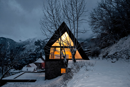 Press kit | 997-01 - Press release | House at the Pyrenees - Cadaval & Solà-Morales - Residential Architecture - Photo credit: Santiago Garcés