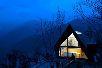 Press kit | 997-01 - Press release | House at the Pyrenees - Cadaval & Solà-Morales - Residential Architecture - Photo credit: Santiago Garcés