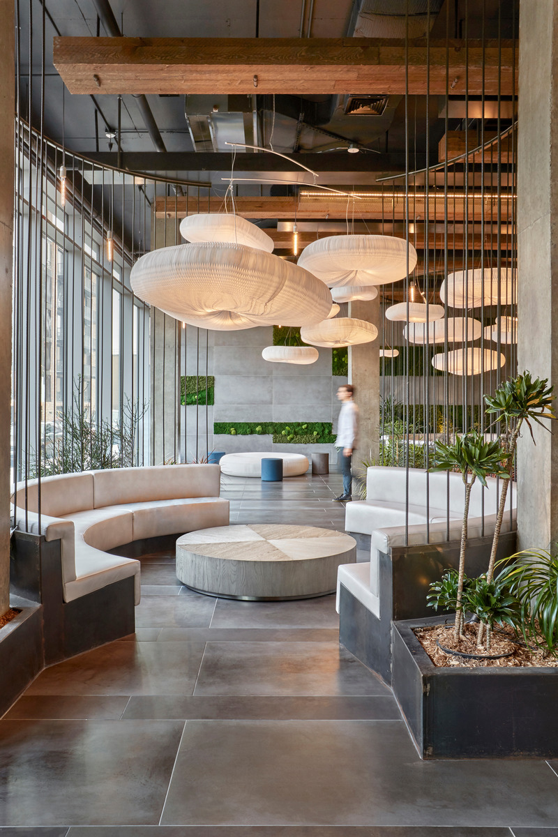 Press kit | 1177-09 - Press release | Rheingold Bushwick - Ceramiche Refin - Residential Interior Design - Main Lobby - Photo credit: Garrett Rowland