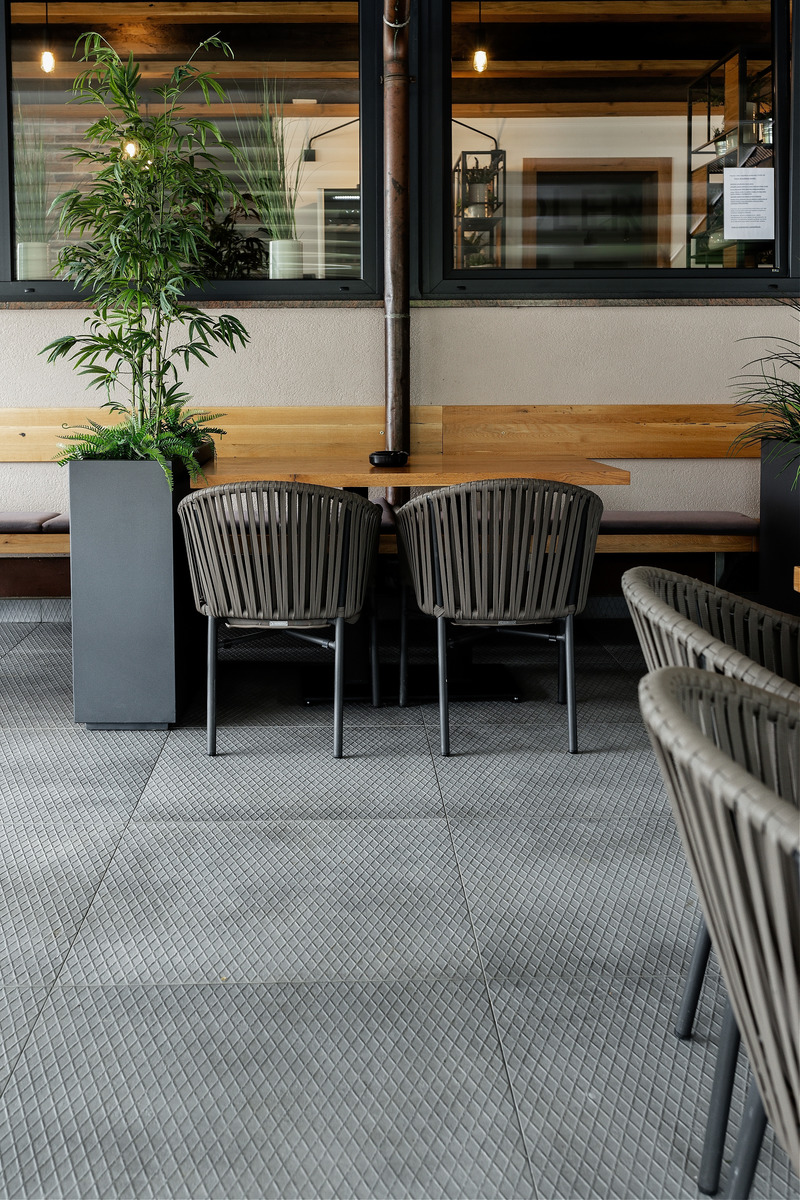Press kit | 1177-08 - Press release | Bolero Restaurant - Ceramiche Refin - Commercial Interior Design - Photo credit: Nina Premk