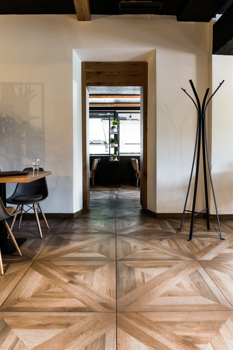 Press kit | 1177-08 - Press release | Bolero Restaurant - Ceramiche Refin - Commercial Interior Design - Photo credit: Nina Premk