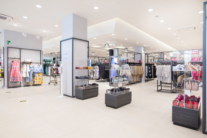 Press kit | 1177-07 - Press release | Intrend Store - Ceramiche Refin - Commercial Interior Design - Photo credit: BP Architects